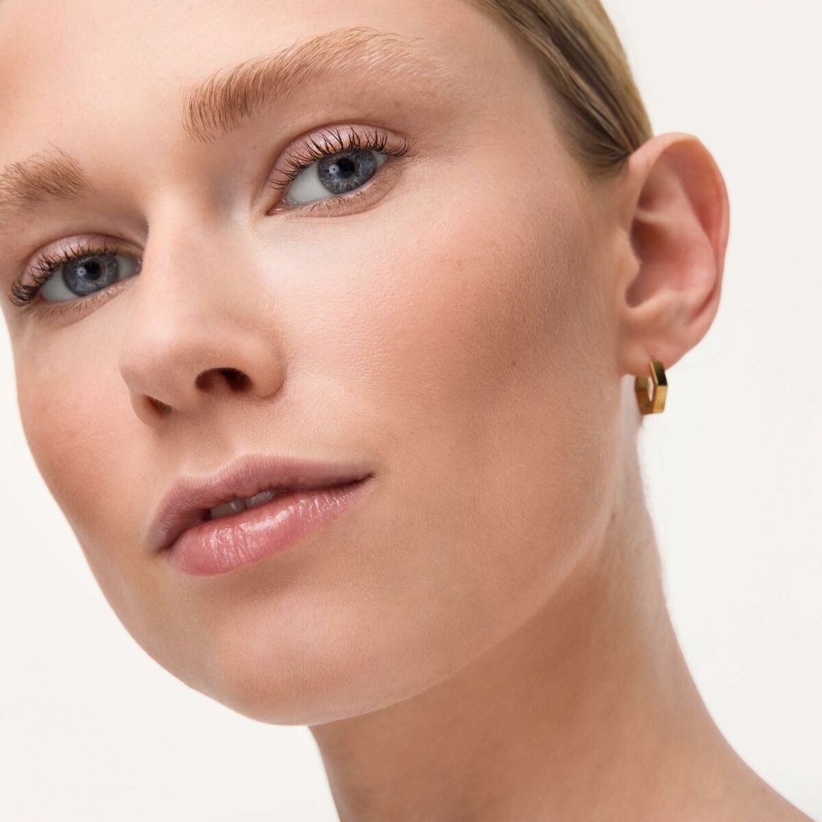 V2H30D0C8376EF7AFAFFCFF8E3D94294078R7506572P8